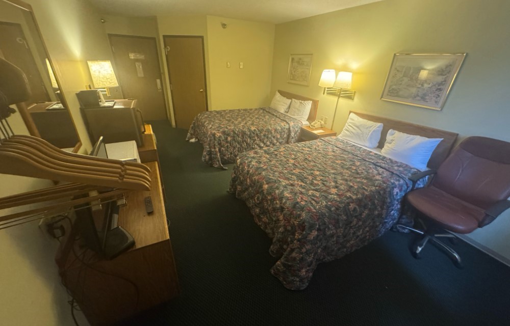Smart Choice Inn Rooms Pictures